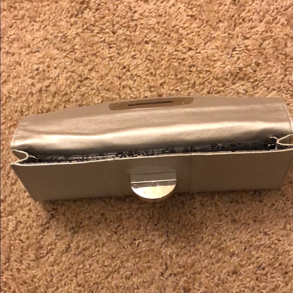 Silver clutch - Picture 3 of 5